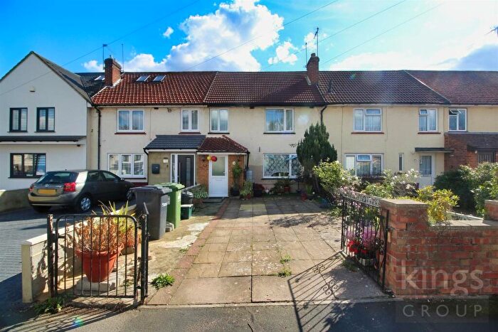 3 Bedroom Terraced House For Sale In Franklin Avenue, West Cheshunt, Herts, EN7