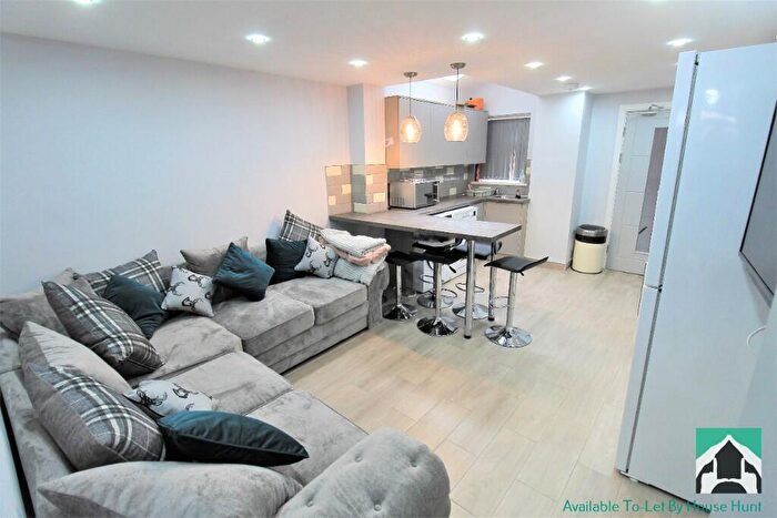 6 Bedroom Terraced House To Rent In Dawlish Road, Birmingham, B29