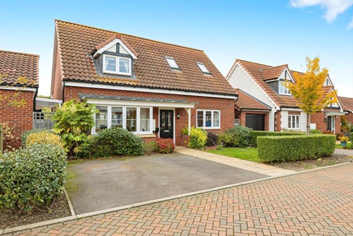 3 Bedroom Bungalow For Sale In Sutton Drive, Wymondham, NR18