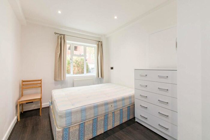 2 Bedroom Flat For Sale In Prince Albert Road, St John's Wood, London, NW8