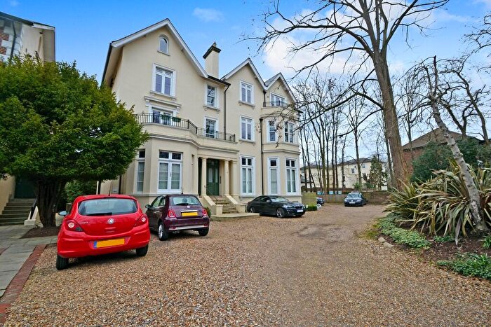 2 Bedroom Apartment To Rent In Oak Hill, KT6