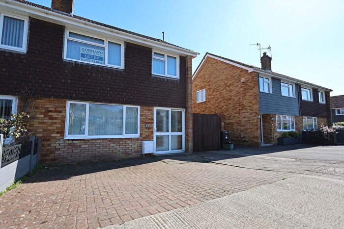 3 Bedroom Semi-Detached House For Sale In Greenfield Park, Portishead, BS20