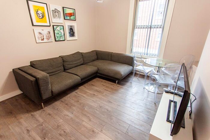 5 Bedroom Terraced House To Rent In Romer Road, L6