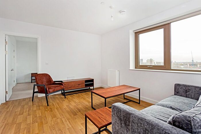 2 Bedroom Apartment To Rent In Apex Gardens, Seven Sisters London, N15