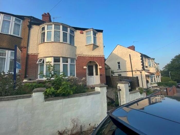 3 Bedroom House To Rent In Richmond Hill, Luton, LU2