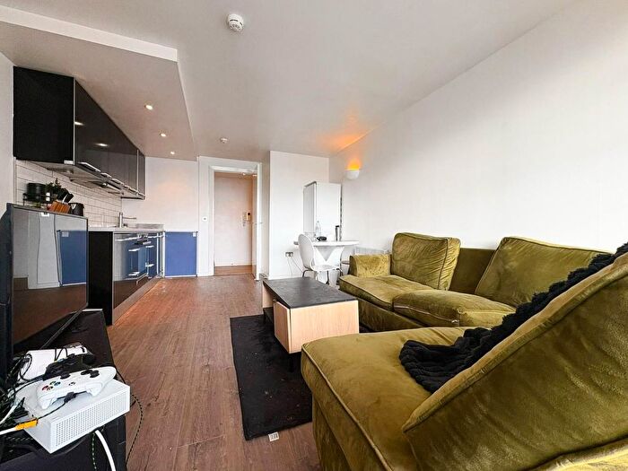 2 Bedroom Flat To Rent In West Point, Wellington Street, Leeds, LS1