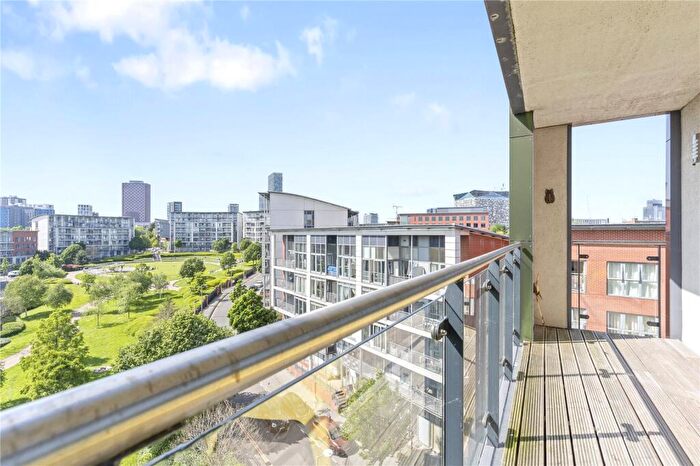 2 Bedroom Apartment For Sale In Mason Way, Birmingham, West Midlands, B15