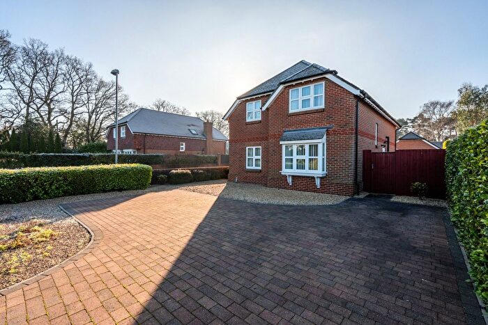 4 Bedroom Detached House For Sale In Southern Close, West Moors, Ferndown, Dorset, BH22