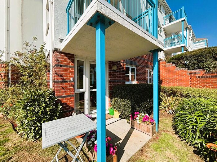 2 Bedroom Flat For Sale In De Moulham Road, Swanage, Dorset, BH19