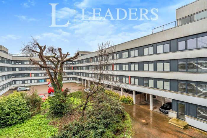 1 Bedroom Apartment To Rent In Compass Point, Southampton, SO16