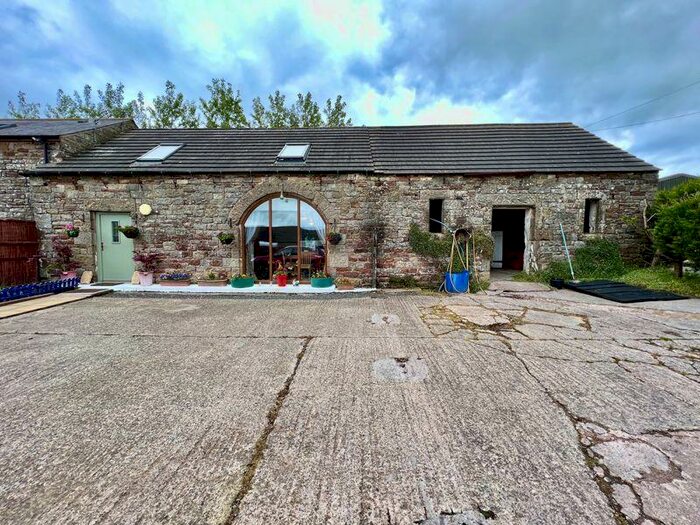 3 Bedroom Barn Conversion For Sale In Walton, Brampton, CA8