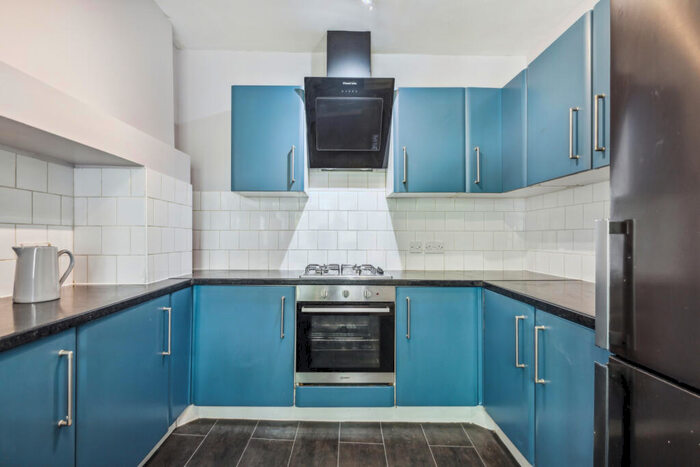 2 Bedroom Flat To Rent In The Grangeway, Islington, N21