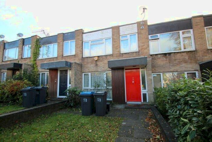 3 Bedroom Property To Rent In Turnpike Link, Croydon, CR0