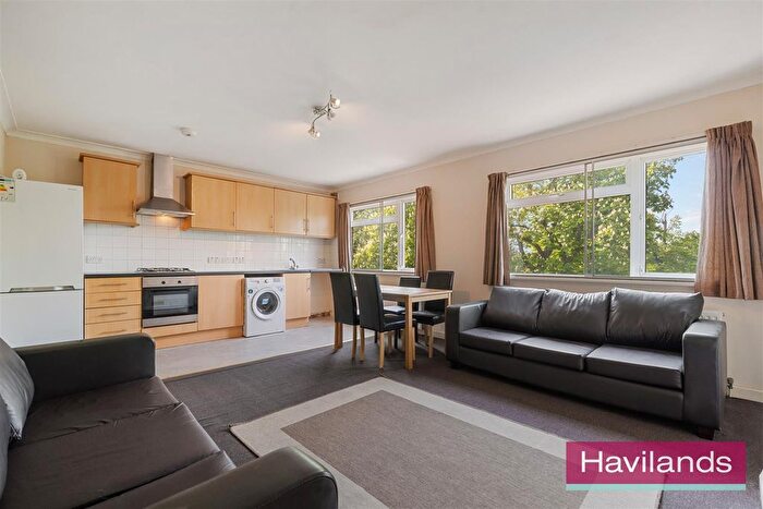 4 Bedroom Flat To Rent In Bramley Road, Southgate, London, N14