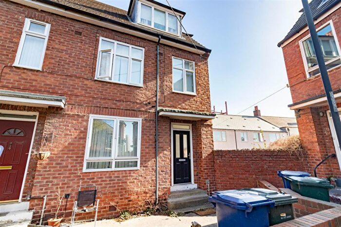 2 Bedroom Flat To Rent In Spring Garden Lane, Newcastle Upon Tyne, NE4