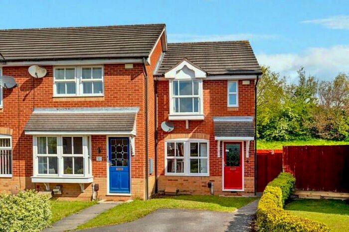 2 Bedroom End Of Terrace House To Rent In Elm Tree Close, Leeds, West Yorkshire, LS15