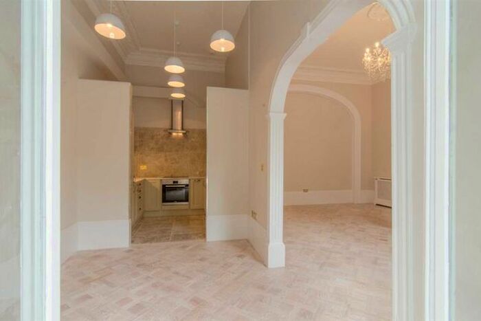 1 Bedroom Flat To Rent In Queen's Gate, London, SW7