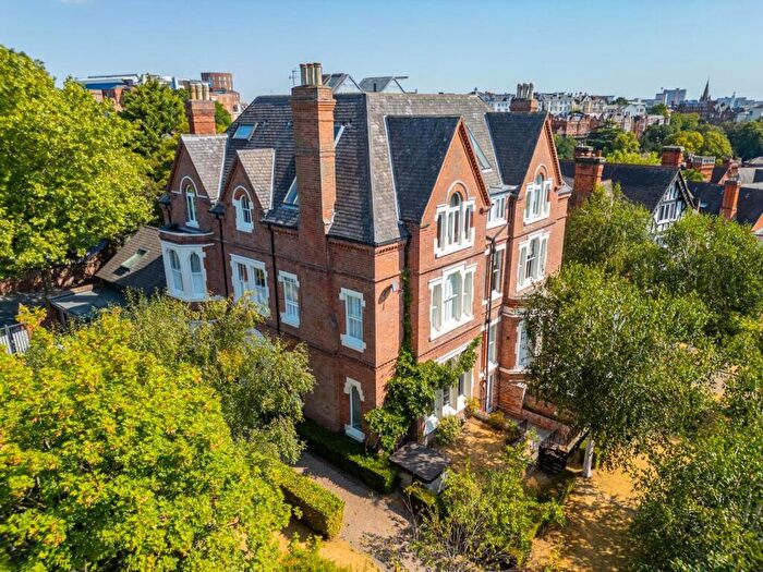 3 Bedroom Apartment For Sale In Yorke House, North Road, The Park, NG7