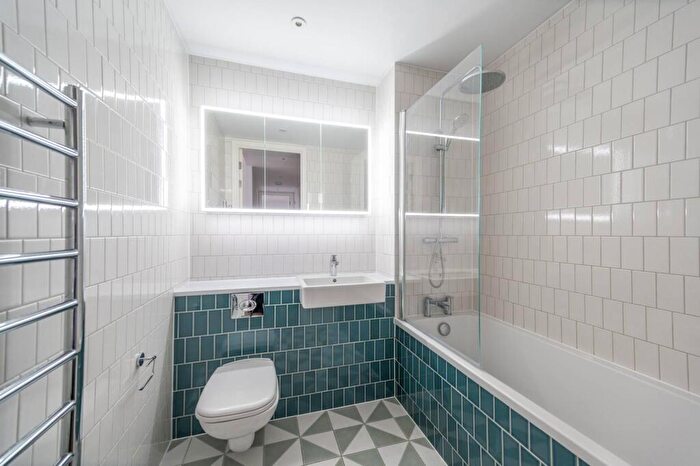 2 Bedroom Flat To Rent In Park Lane, Wembley, HA9