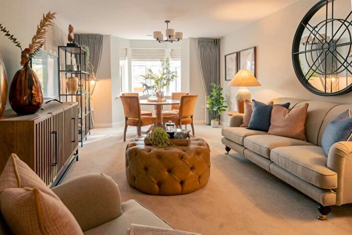 1 Bedroom Apartment For Sale In Goldfinch House, Outwood Lane Chipstead, CR5