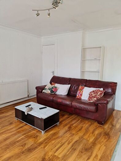 1 Bedroom Flat To Rent In Steele Road, London, N17