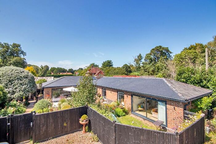 2 Bedroom Bungalow For Sale In Rye Road, Hawkhurst, Kent, TN18