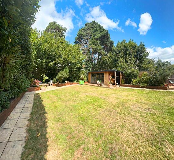 5 Bedroom Detached House To Rent In Richmond Wood Road, Bournemouth, BH8