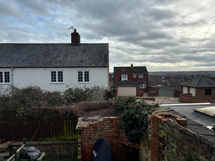 2 Bedroom Cottage For Sale In High Street, Earls Barton, Northamptonshire, NN6