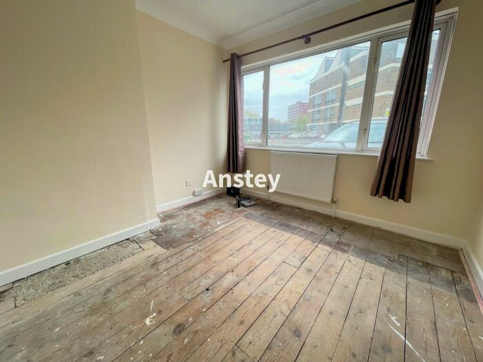 5 Bedroom House To Rent In St. Andrews Road, Southampton, SO14