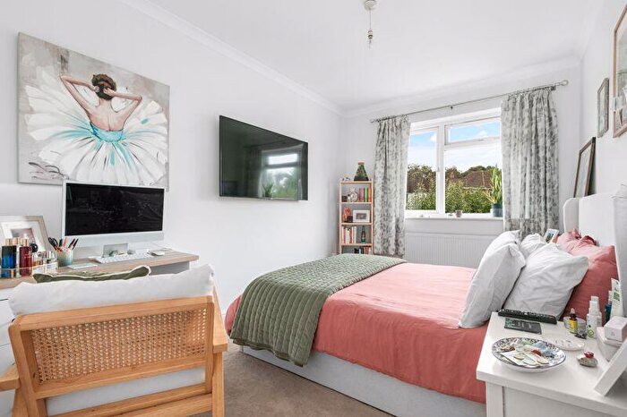 5 Bedroom Detached House For Sale In Hare Hill, Row Town, KT15