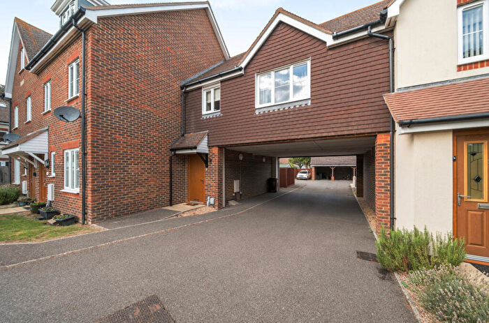 1 Bedroom Flat To Rent In Woodlands Avenue, Rustington, Littlehampton, West Sussex, BN16