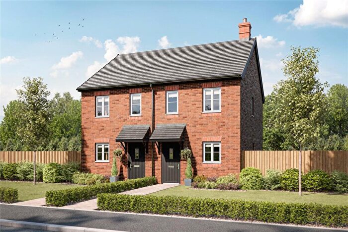 2 Bedroom End Of Terrace House For Sale In Moss Close, Banbury, Oxfordshire, OX16