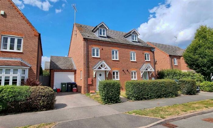 3 Bedroom Town House To Rent In Hardwick Field Lane, Warwick, CV34