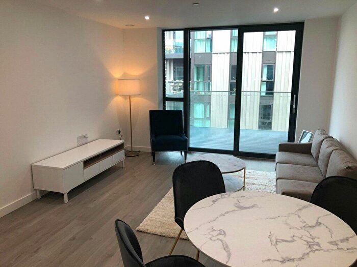 1 Bedroom Apartment To Rent In Willowbrook House, Coster Avenue, Finsbury Park, N4