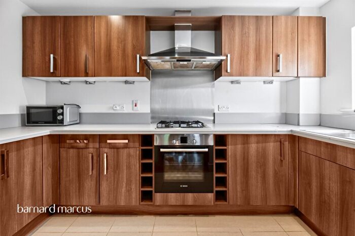 2 Bedroom Flat For Sale In Langley Park Road, Sutton, SM2