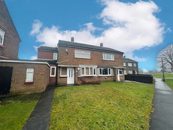 3 Bedroom Semi-Detached House For Sale In Grampian Way, Chilton, DL17