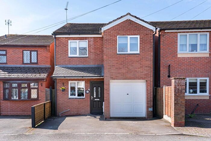 3 Bedroom Detached House For Sale In The Buckleys, Alvechurch, B48