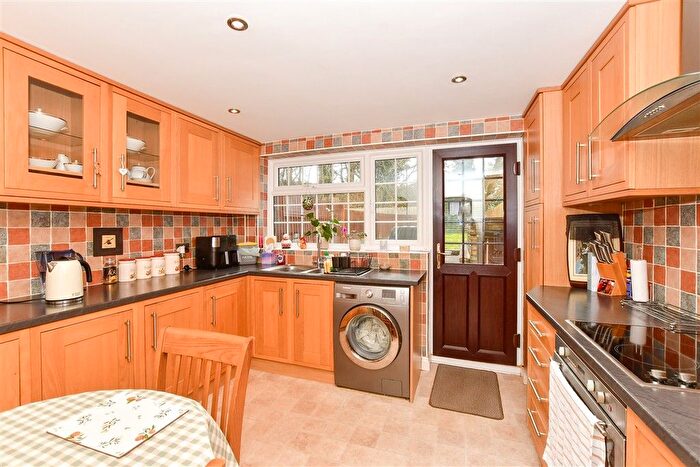 2 Bedroom Cottage For Sale In Warehorne Road, Hamstreet, Ashford, Kent, TN26