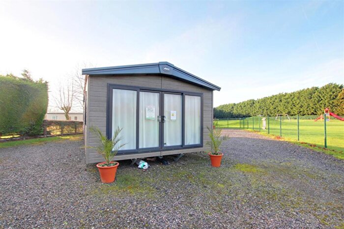 2 Bedroom Chalet For Sale In Woodthorpe Leisure Park, Woodthorpe, Alford, LN13