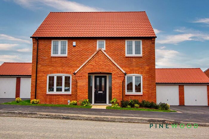 4 Bedroom Detached House For Sale In Whinfell Road, Chesterfield, S41
