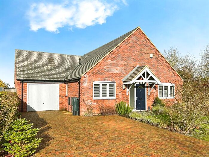 2 Bedroom Detached Bungalow To Rent In Findons Field, Pillerton Priors, Warwick, CV35