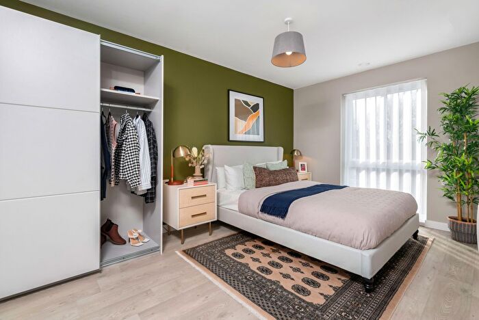 3 Bedroom Flat For Sale In Coldean Lane, Brighton, BN1