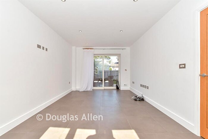 5 Bedroom Detached House For Sale In Buckingham Road, Epping, Essex, CM16