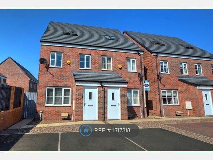 3 Bedroom Semi-Detached House To Rent In Admiral Court, Blyth, NE24