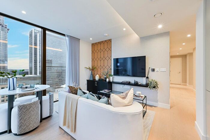 2 Bedroom Flat To Rent In Harcourt Tower, Marsh Wall, London, E14