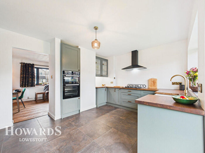 3 Bedroom Detached Bungalow For Sale In Wilson Road, Pakefield, NR33