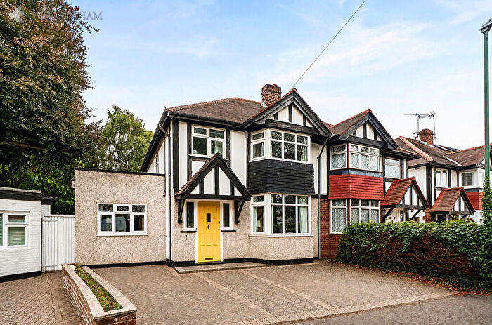 4 Bedroom Semi-Detached House For Sale In The Causeway, Carshalton, SM5