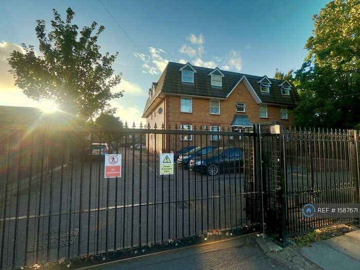 1 Bedroom Flat To Rent In Millstream Close, London, N13