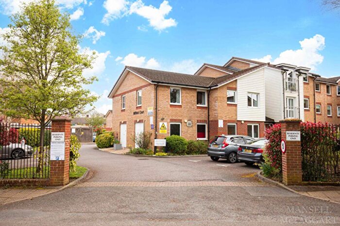 1 Bedroom Apartment For Sale In Millfield Court, Crawley, RH11