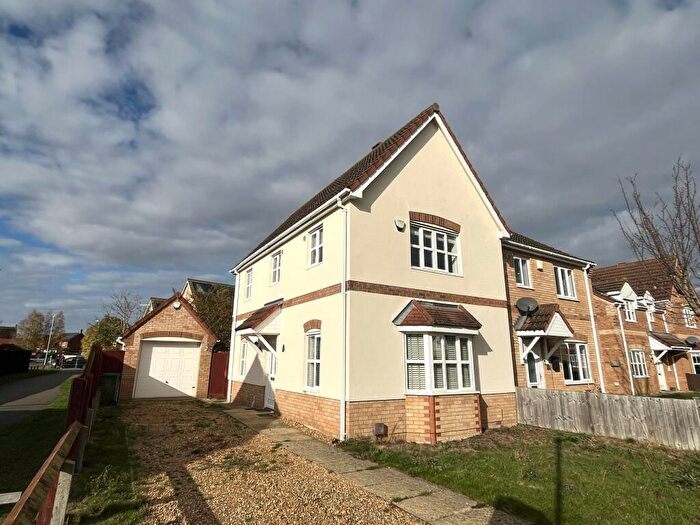 3 Bedroom Semi-Detached House For Sale In Hunters Close, Chatteris, PE16